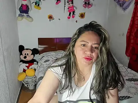 cris spicy online show from July 2026 12:19:02 PM