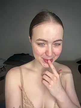 Snapshot of vanesssa_rose chatting on July 2026 06:50:01 AM vanesssa rose online show from July 2026 06:50:01 AM