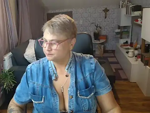 NewHellen4you online show from July 2026 07:24:01 PM