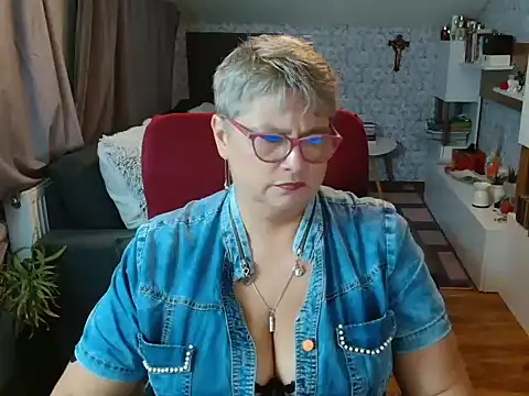 NewHellen4you online show from July 2026 08:11:01 PM
