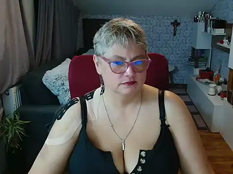 NewHellen4you online show from July 2026 07:41:02 PM