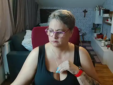 NewHellen4you online show from July 2026 08:00:01 PM