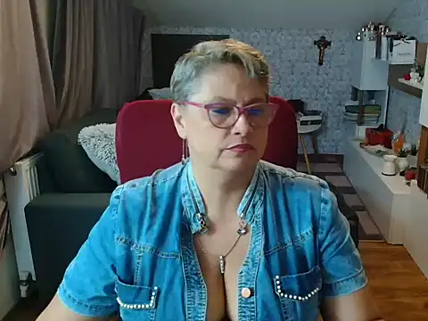 NewHellen4you online show from July 2026 08:00:01 PM