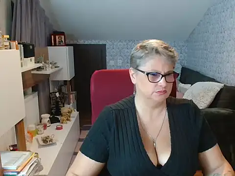 NewHellen4you online show from July 2026 07:43:01 PM