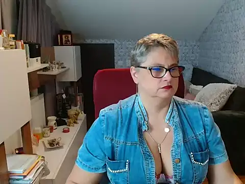 NewHellen4you online show from July 2026 07:43:02 PM