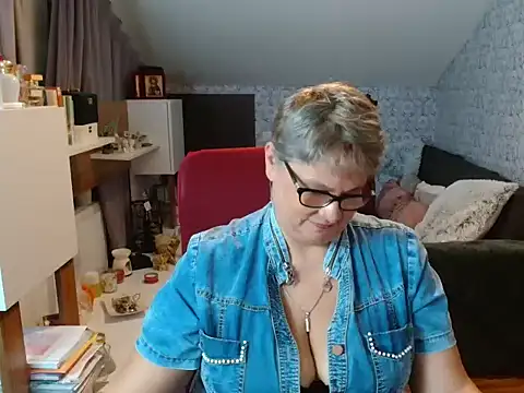 NewHellen4you online show from July 2026 07:39:01 PM