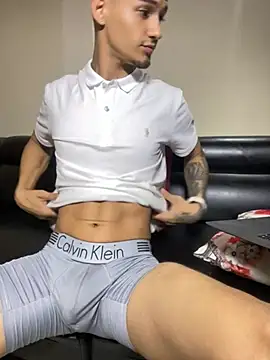 Aaronsexroom online show from July 2026 02:20:02 AM