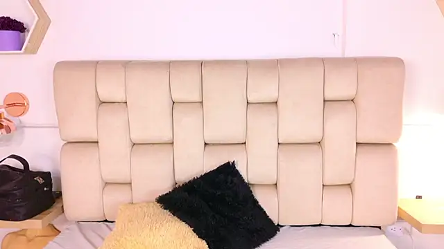 Katt wild online show from July 2026 01:23:02 AM