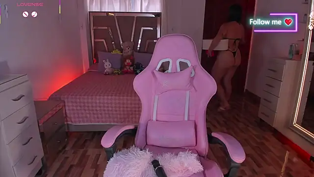 MiaLatina  online show from July 2026 08:33:02 PM
