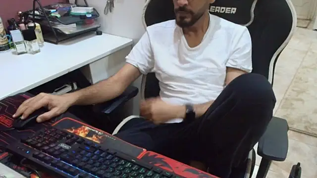Snapshot of flowthefun chatting on July 2026 12:25:02 AM flowthefun online show from July 2026 12:25:02 AM