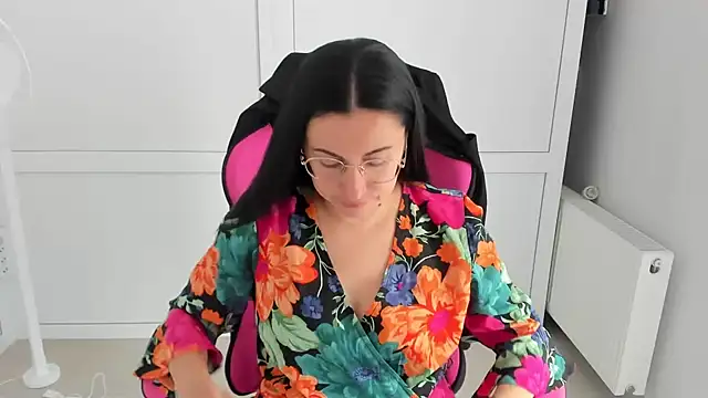 ChloeVibee online show from July 2026 12:53:01 PM
