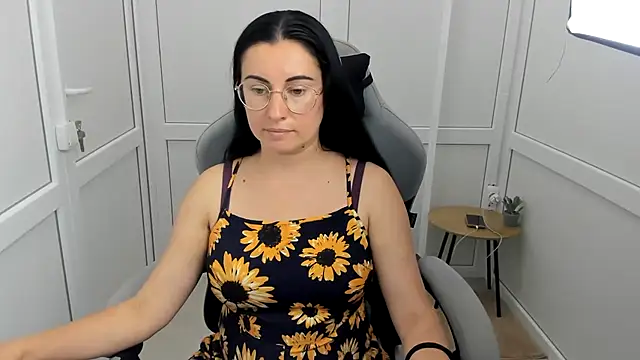 ChloeVibee online show from July 2026 12:32:02 PM