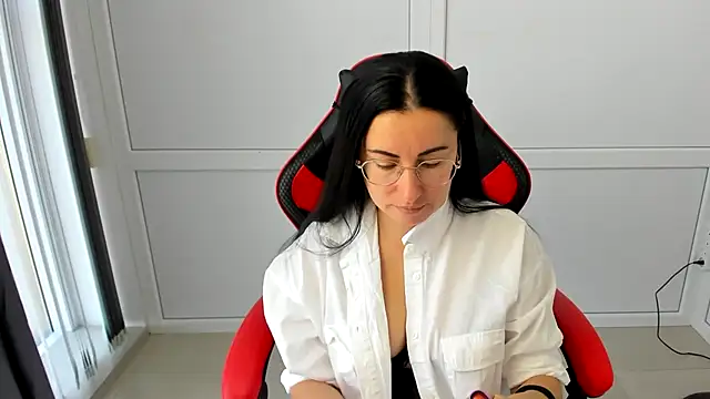 ChloeVibee online show from July 2026 06:17:01 AM