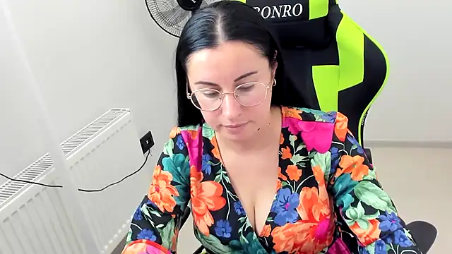 ChloeVibee online show from July 2026 10:29:01 AM