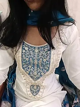 Daisy Shah  online show from July 2026 01:09:01 PM