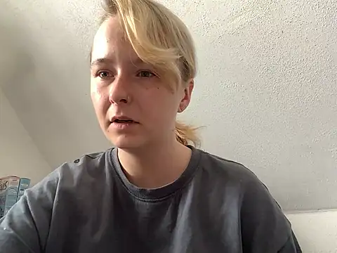 Cariniii online show from July 2026 12:34:01 PM