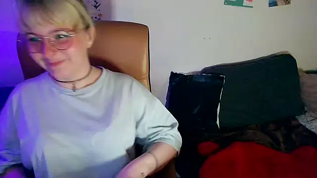 Cariniii online show from July 2026 06:11:01 PM
