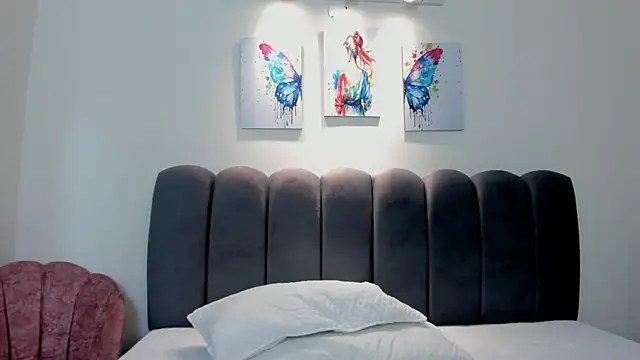 LeilaCole online show from July 2026 12:51:02 PM