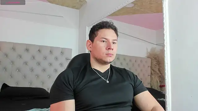 Izui Pierce online show from July 2026 01:30:02 PM