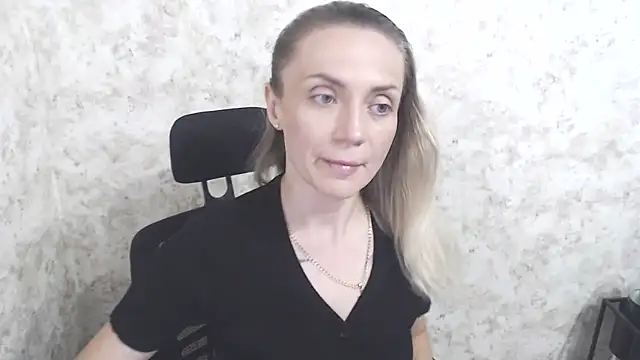 Snapshot of MerryRose33 chatting on July 2026 05:49:02 PM MerryRose33 online show from July 2026 05:49:02 PM
