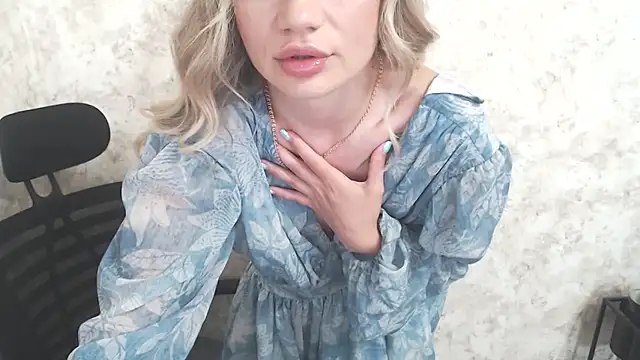 Snapshot of MerryRose33 chatting on July 2026 05:04:01 PM MerryRose33 online show from July 2026 05:04:01 PM