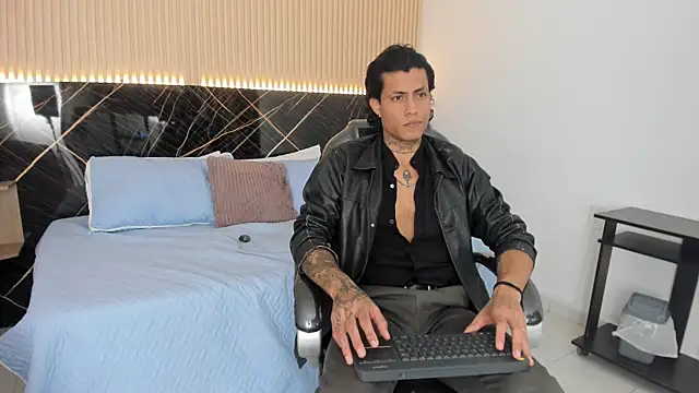 Damian romanoff  online show from July 2026 06:20:01 PM