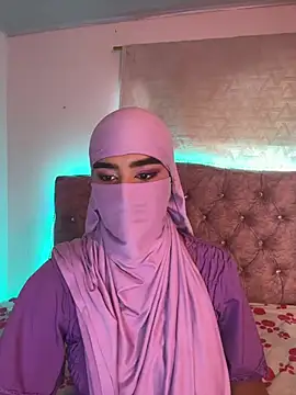 Snapshot of Aisha-Zayed chatting on July 2026 07:31:01 PM Aisha-Zayed online show from July 2026 07:31:01 PM