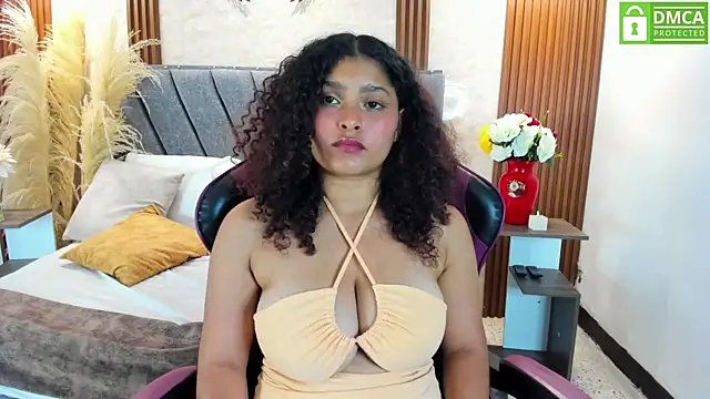 Izzy lux online show from July 2026 03:03:02 PM