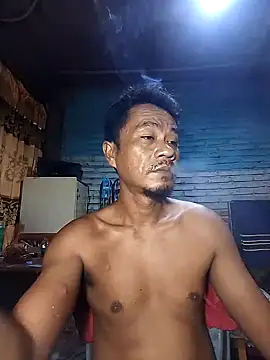Snapshot of maxwel20 chatting on July 2026 06:32:01 PM maxwel20 online show from July 2026 06:32:01 PM