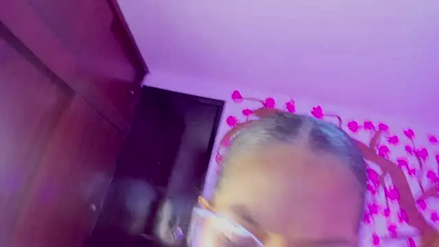 MelanieRousse online show from July 2026 02:47:01 AM