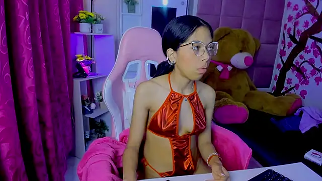 MelanieRousse online show from July 2026 02:38:02 AM