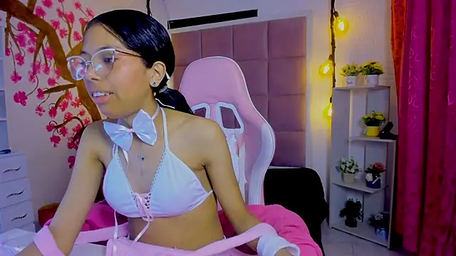 MelanieRousse online show from July 2026 02:14:01 AM
