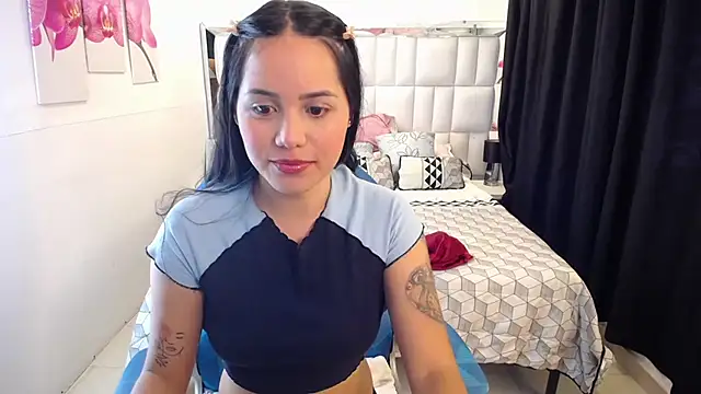Katy Jhomson online show from July 2026 04:32:01 PM