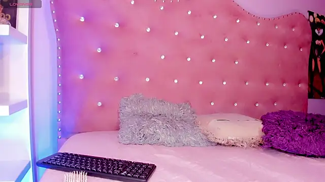 CARLY-FOX online show from July 2026 08:52:02 PM