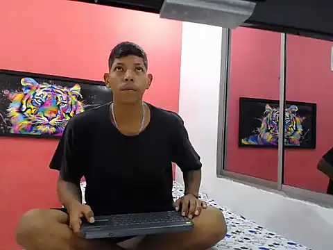 latinosninfomanos online show from July 2026 12:13:01 AM