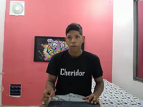 latinosninfomanos online show from July 2026 01:08:01 AM