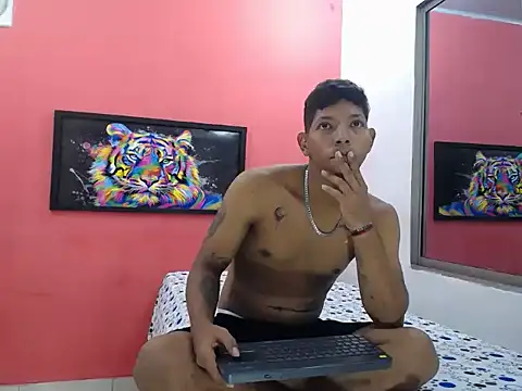 latinosninfomanos online show from July 2026 02:05:17 AM