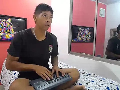 latinosninfomanos online show from July 2026 01:44:02 AM