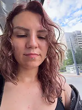 Snapshot of -stray-cat- chatting on July 2026 04:38:01 AM -stray-cat- online show from July 2026 04:38:01 AM