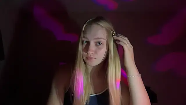 blondegirl2026 online show from July 2026 06:35:02 PM