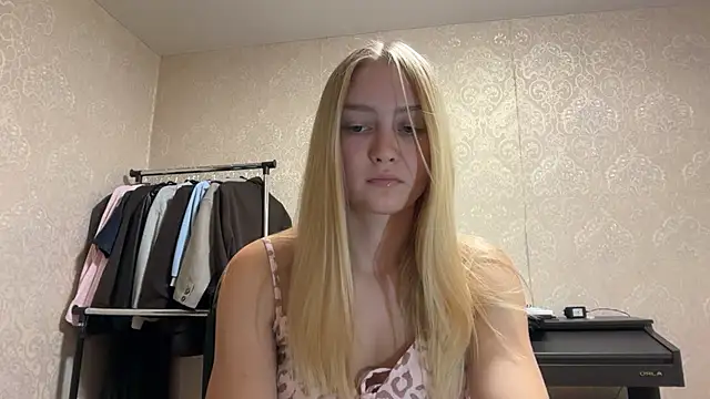 blondegirl2026 online show from July 2026 08:28:02 AM
