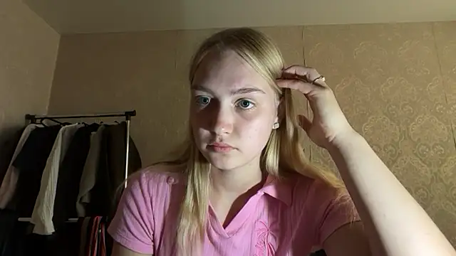 blondegirl2026 online show from July 2026 03:19:02 PM