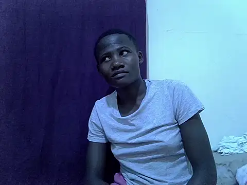 Snapshot of queen_0012 chatting on July 2026 04:24:01 PM queen 0012 online show from July 2026 04:24:01 PM