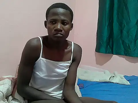 Snapshot of queen_0012 chatting on July 2026 10:21:02 AM queen 0012 online show from July 2026 10:21:02 AM