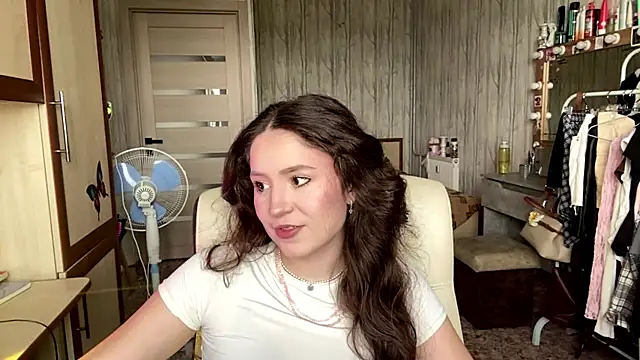 CrispyVeil online show from July 2026 08:08:02 AM