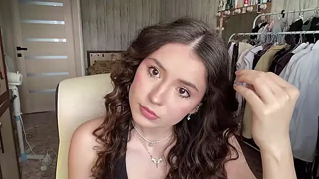 CrispyVeil online show from July 2026 08:09:02 AM