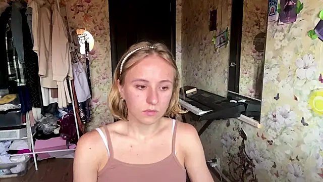 Milicute online show from July 2026 04:21:01 AM