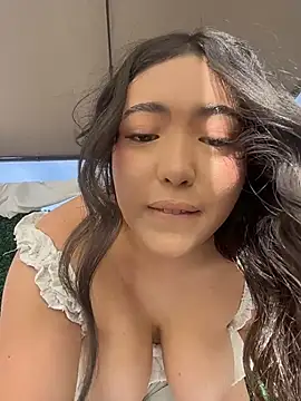 JustACutieXXX online show from July 2026 09:30:01 PM