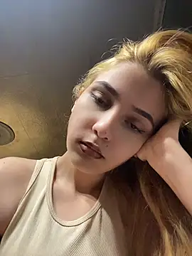 amandablonde49 online show from July 2026 09:39:01 PM