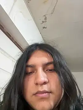 petitelatino online show from July 2026 10:49:02 PM